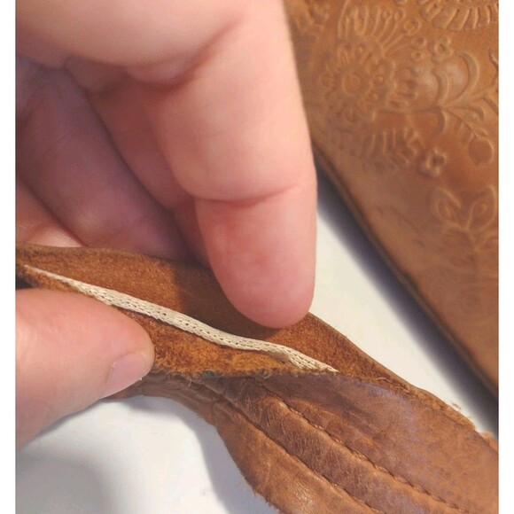 The SAK Women’s Silverlake Leather Crossbody Bag Embossed With Studs - Picture 8 of 16